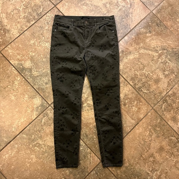 Ann Taylor The Skinny Grey w/Dark Grey Floral Print Pants/Jegging - Picture 13 of 13